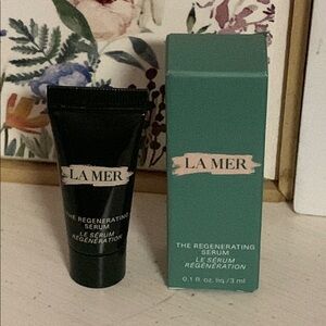 New La Mer The Regenerating Serum - Black and Teal